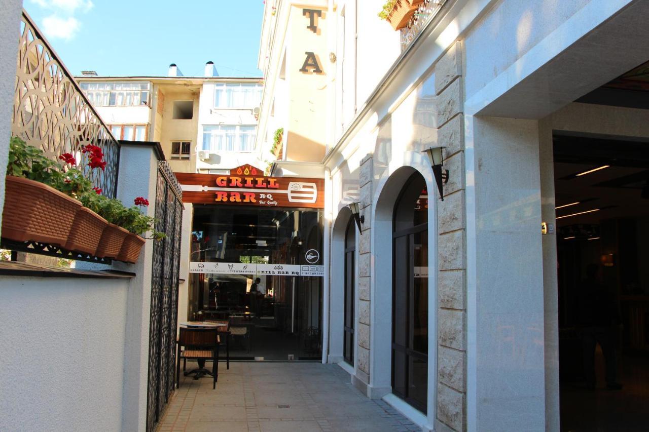 Leon Boutique Hotel Sukhumi Exteriör bild