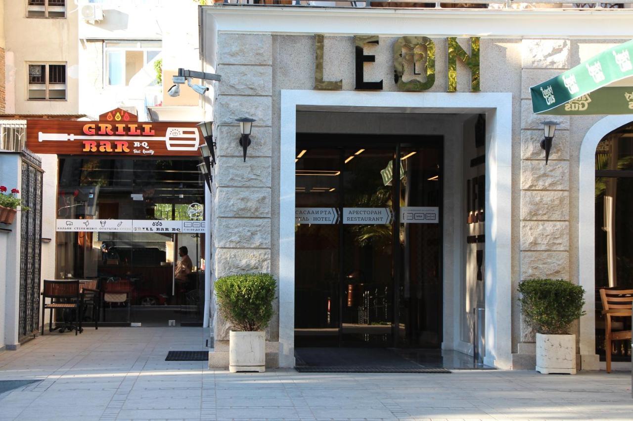 Leon Boutique Hotel Sukhumi Exteriör bild
