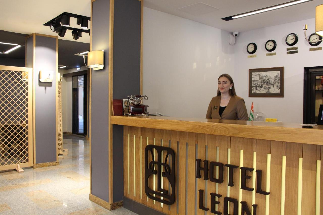 Leon Boutique Hotel Sukhumi Exteriör bild