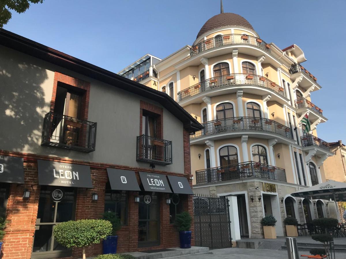 Leon Boutique Hotel Sukhumi Exteriör bild