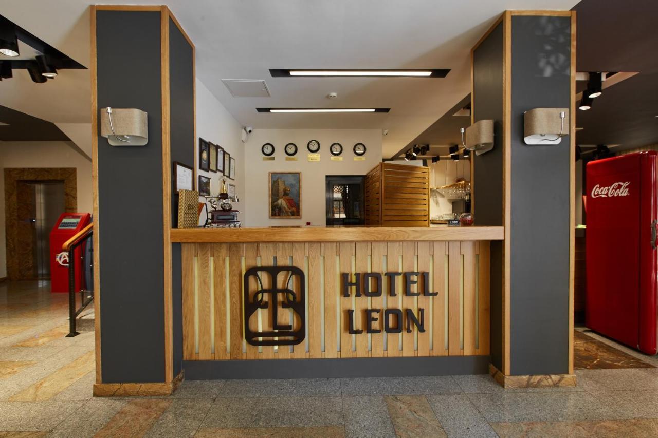 Leon Boutique Hotel Sukhumi Exteriör bild