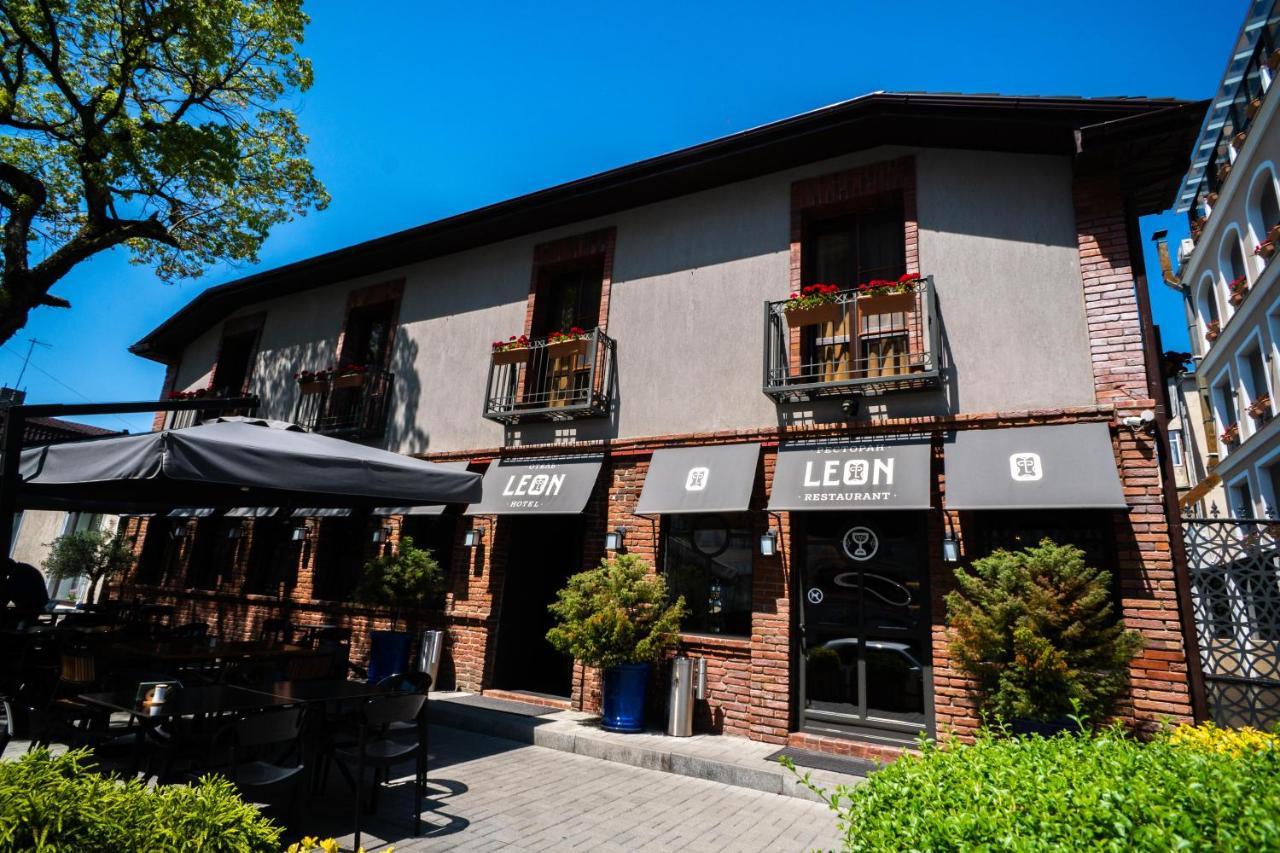 Leon Boutique Hotel Sukhumi Exteriör bild